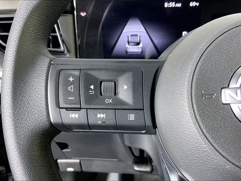 Certified 2025 Nissan Kicks SV image 26