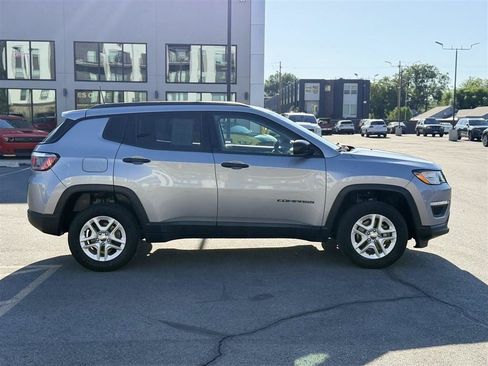 Used 2018 Jeep Compass Sport w/ Tech Group AWD/4WD image 8