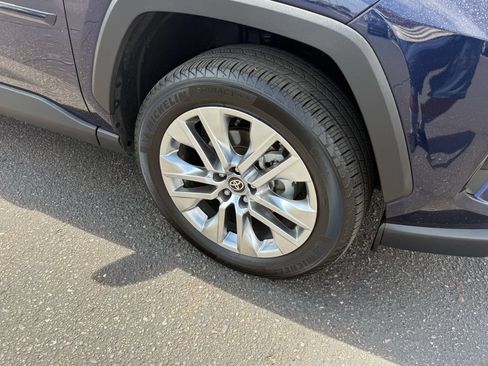 Used 2025 Toyota RAV4 XLE Premium FWD image 11