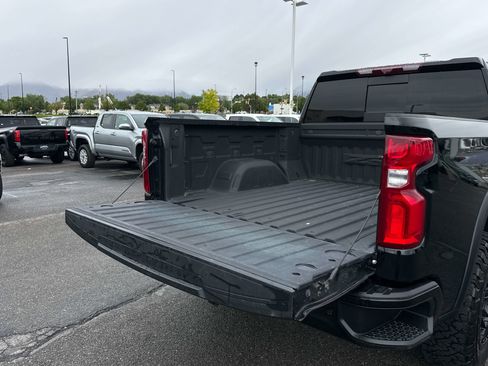 Used 2024 Chevrolet Silverado 1500 ZR2 w/ Technology Package AWD/4WD image 15