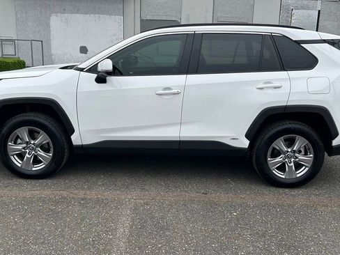 Used 2022 Toyota RAV4 XLE AWD/4WD image 10