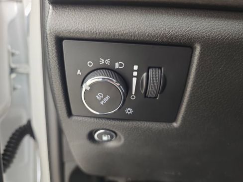 Used 2017 Jeep Grand Cherokee Altitude AWD/4WD image 28