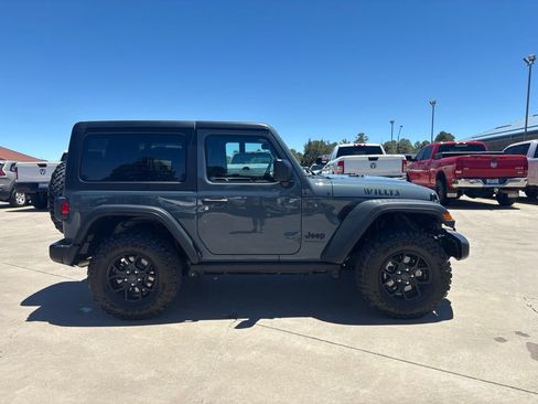 Used 2025 Jeep Wrangler Sport AWD/4WD image 4