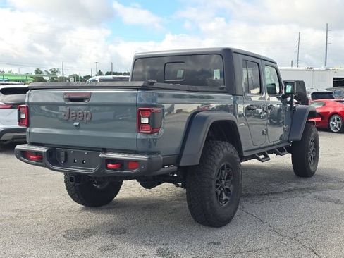 Used 2025 Jeep Gladiator Rubicon w/ Safety Group AWD/4WD image 5