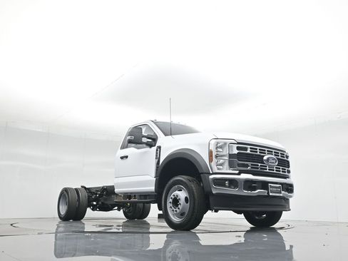 New 2025 Ford F550 XL image 39