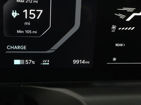 Used 2024 Kia EV9 Land image 16