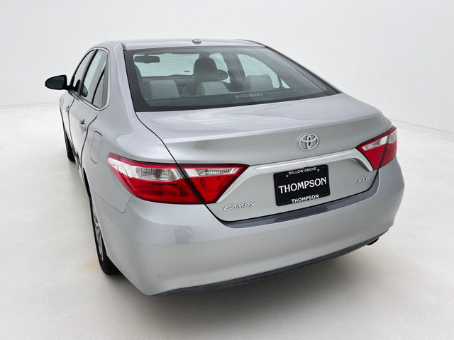 Used 2015 Toyota Camry XLE w/ Moonroof Package FWD image 8