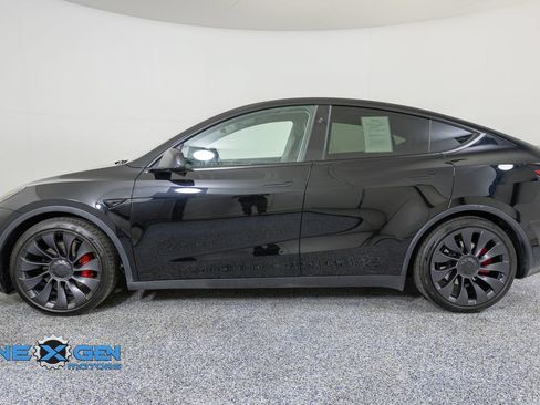 Used 2024 Tesla Model Y Performance AWD/4WD image 4