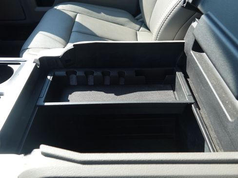 Used 2018 Ford F150 Lariat image 33