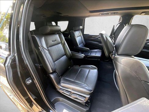 Used 2021 Cadillac Escalade ESV Premium Luxury w/ Driver Assist Tech Package AWD/4WD image 29