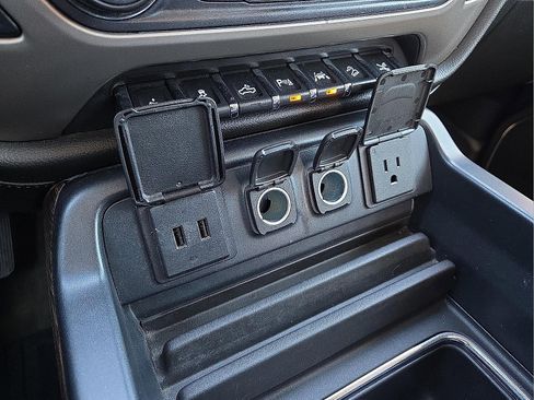 Used 2018 GMC Sierra 1500 Denali image 21