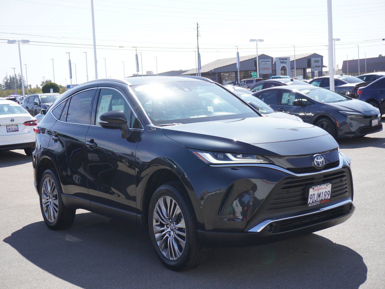 Used 2022 Toyota Venza XLE AWD/4WD image 1