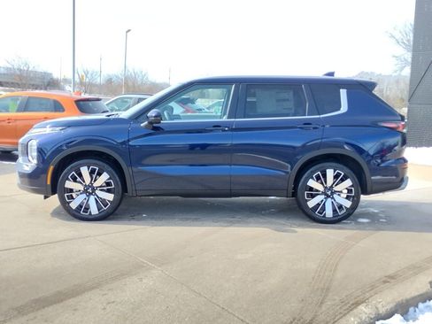 New 2026 Mitsubishi Outlander SE image 19