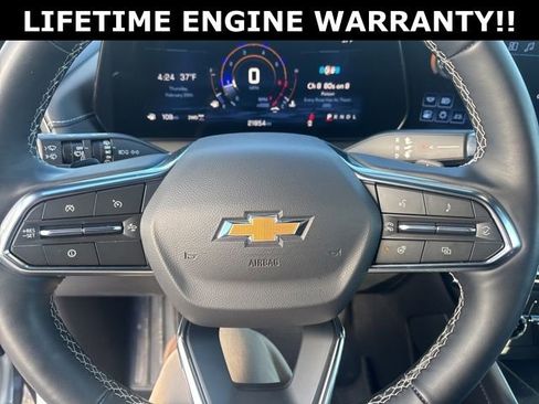 Used 2025 Chevrolet Traverse LT image 13