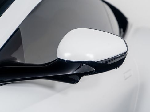 Used 2025 Aston Martin DB12 Coupe image 30