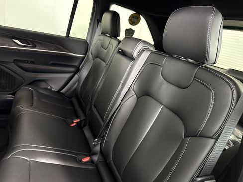 New 2025 Jeep Grand Cherokee Limited w/ Trailer Tow Package image 13