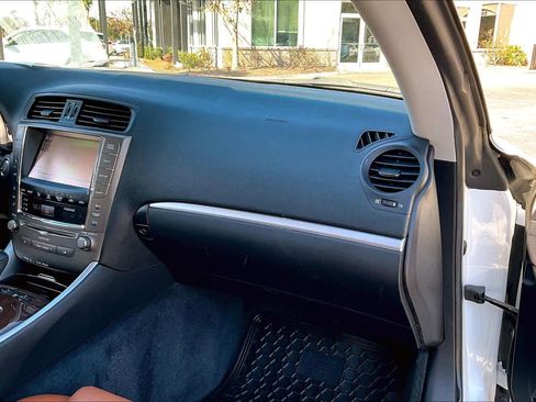 Used 2013 Lexus IS 250C w/ Luxury Pkg image 16