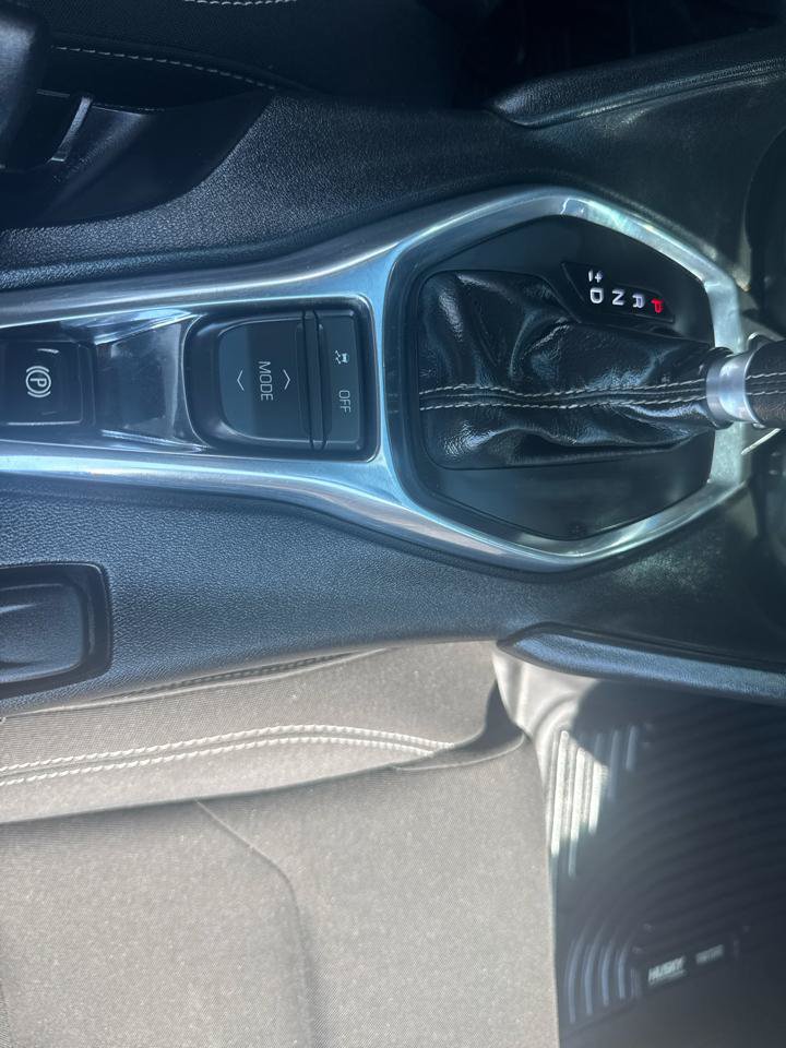 Used 2016 Chevrolet Camaro LT RWD image 23