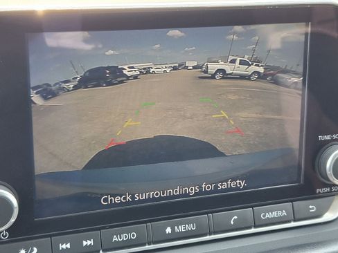 Used 2024 Nissan Rogue SV FWD image 18