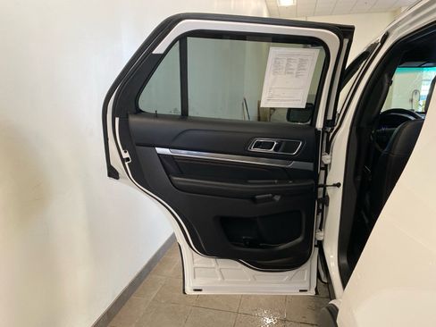 Used 2019 Ford Explorer Sport w/ Equipment Group 401A image 9