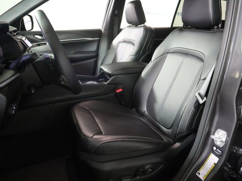 New 2025 Jeep Grand Cherokee L Limited image 24