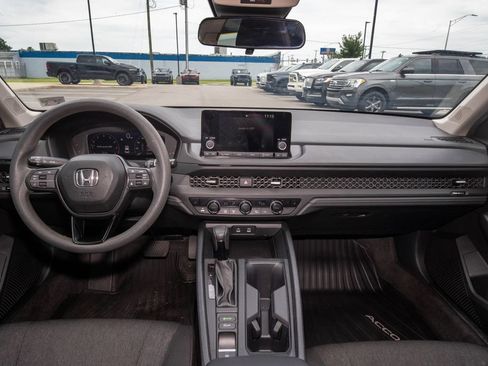 Used 2024 Honda Accord EX image 17