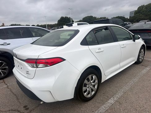 Used 2025 Toyota Corolla LE FWD image 5