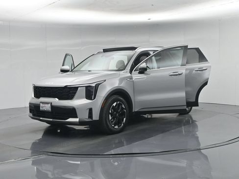 Used 2025 Kia Sorento S w/ Panoramic Sunroof Package FWD image 36
