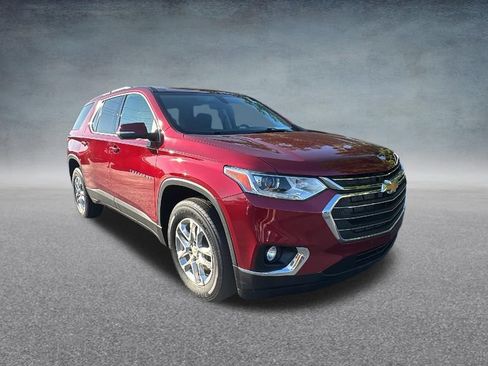 Used 2021 Chevrolet Traverse LT FWD image 3