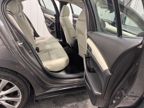 Used 2020 MAZDA MAZDA3 Premium AWD 4dr Sedan image 13