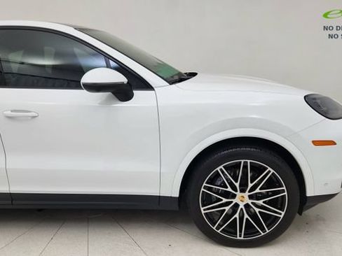 Used 2024 Porsche Cayenne Coupe AWD/4WD image 7