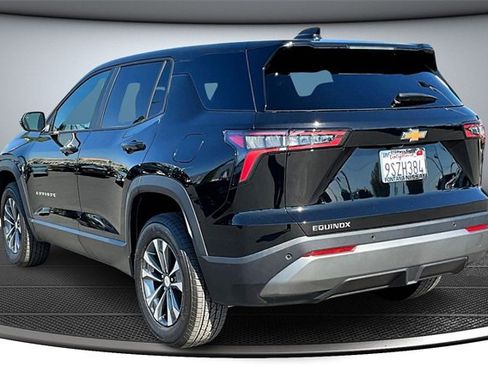 Used 2025 Chevrolet Equinox LT image 4