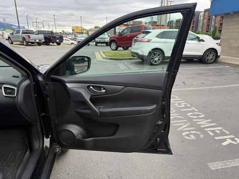 Used 2014 Nissan Rogue SV AWD/4WD image 23