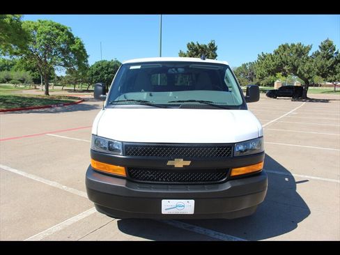 Used 2025 Chevrolet Express 3500 LS image 9