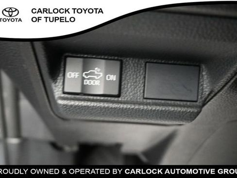 Used 2025 Toyota Tacoma TRD Sport AWD/4WD image 21
