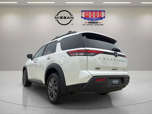 Certified 2024 Nissan Pathfinder SV image 4