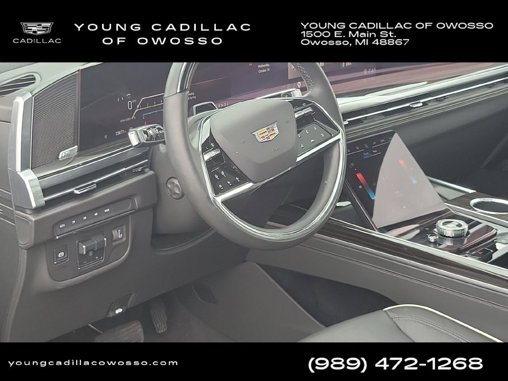 Used 2025 Cadillac Escalade Premium Luxury AWD/4WD image 13