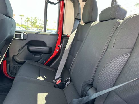 Certified 2022 Jeep Gladiator Sport image 12