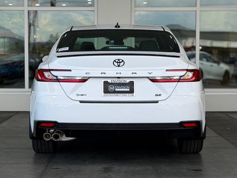 Used 2026 Toyota Camry Hybrid FWD image 10