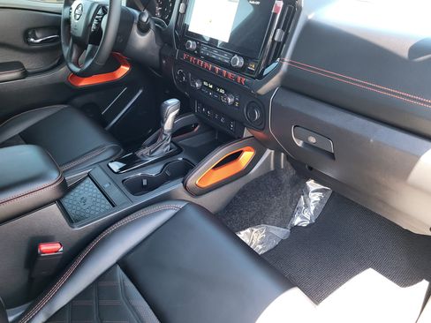 Certified 2025 Nissan Frontier PRO-4X w/ Pro Premium Package AWD/4WD image 27