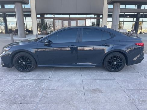 Used 2025 Toyota Camry SE image 2