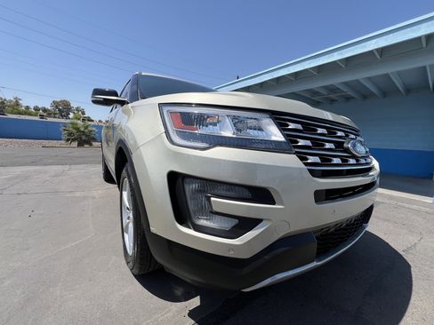 Used 2017 Ford Explorer XLT w/ Equipment Group 202A image 1