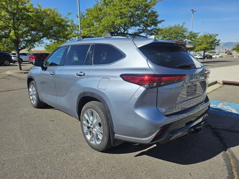 Used 2021 Toyota Highlander Limited AWD/4WD image 8