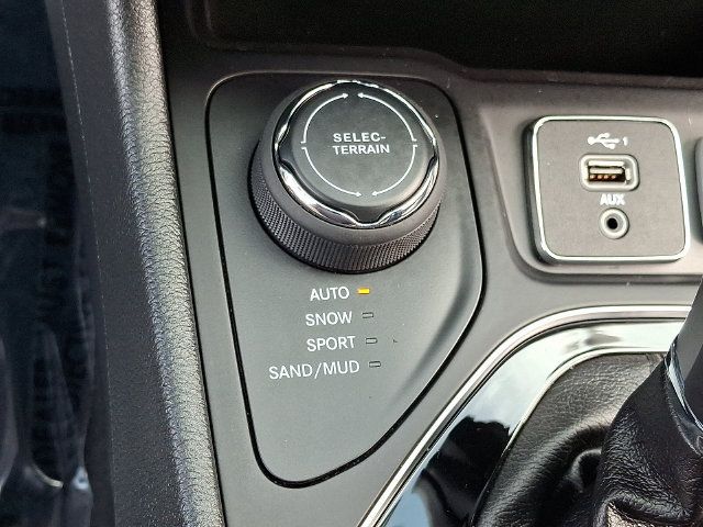 Used 2020 Jeep Cherokee Limited AWD/4WD image 24