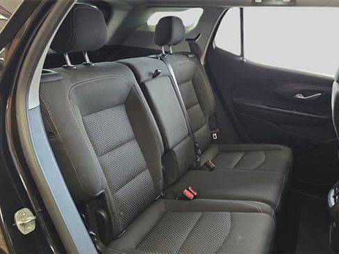 Used 2023 GMC Terrain SLE w/ Elevation Edition image 17