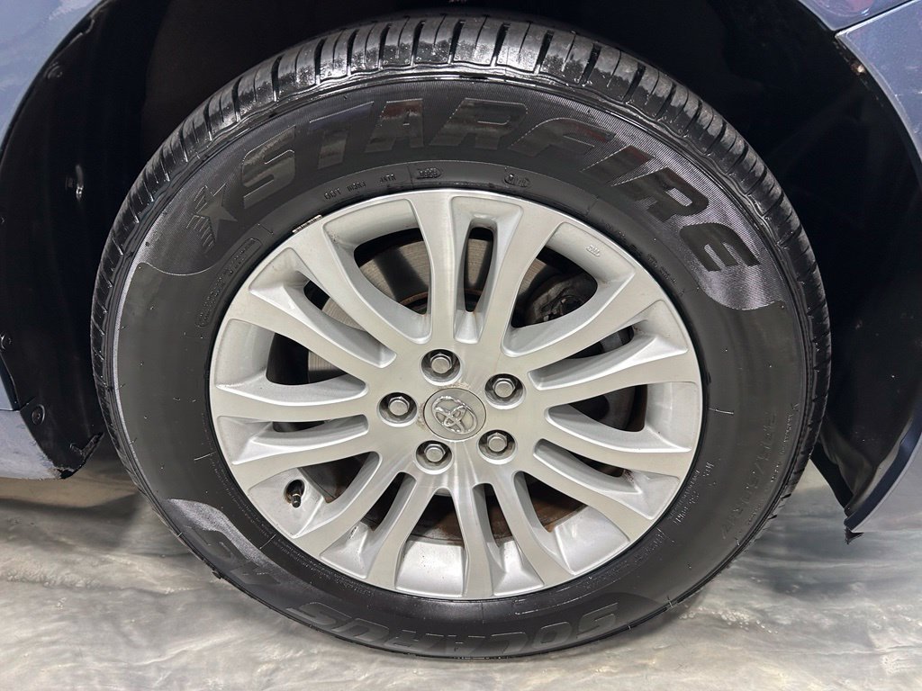 Used 2015 Toyota Sienna XLE FWD image 26