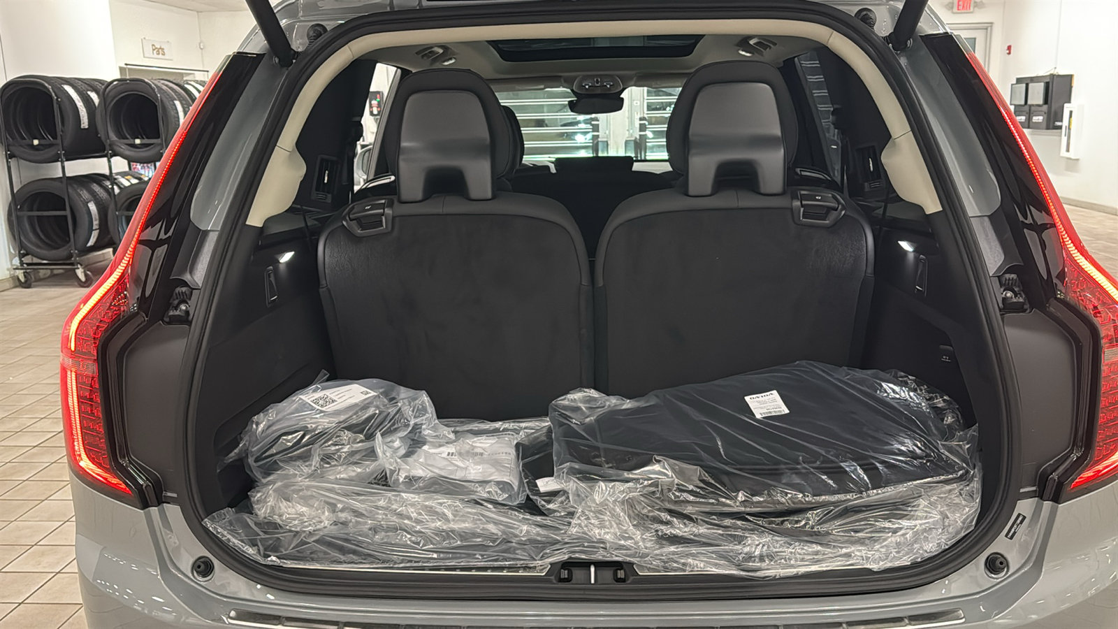 New 2026 Volvo XC90 T8 Plus w/ Protection Package Premier AWD/4WD image 30