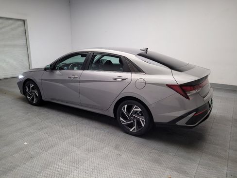 Used 2025 Hyundai Elantra SEL FWD image 3