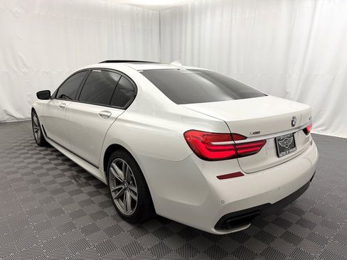 Used 2019 BMW 750i xDrive w/ M Sport Package image 5