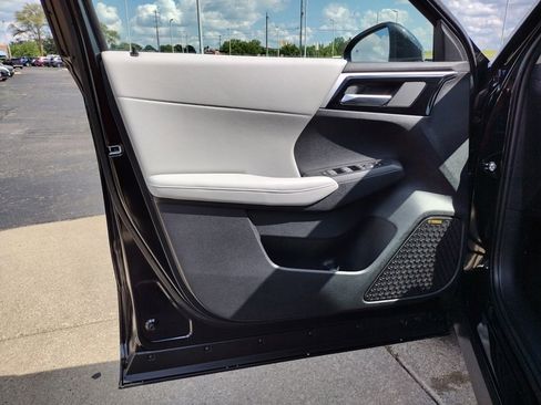 New 2025 Mitsubishi Outlander SE image 30